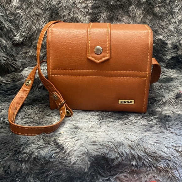 Vintage Pentax Brown Leather Camera Bag with accessories. - Picture 3 of 16